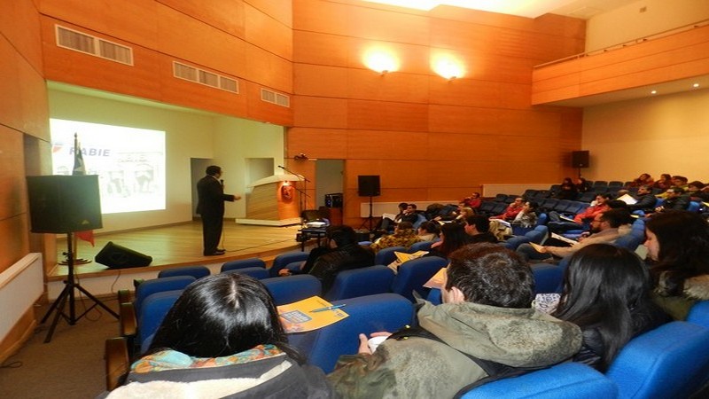 Virginio Gómez realizó taller gratuito para impulsar el emprendimiento en Chillán