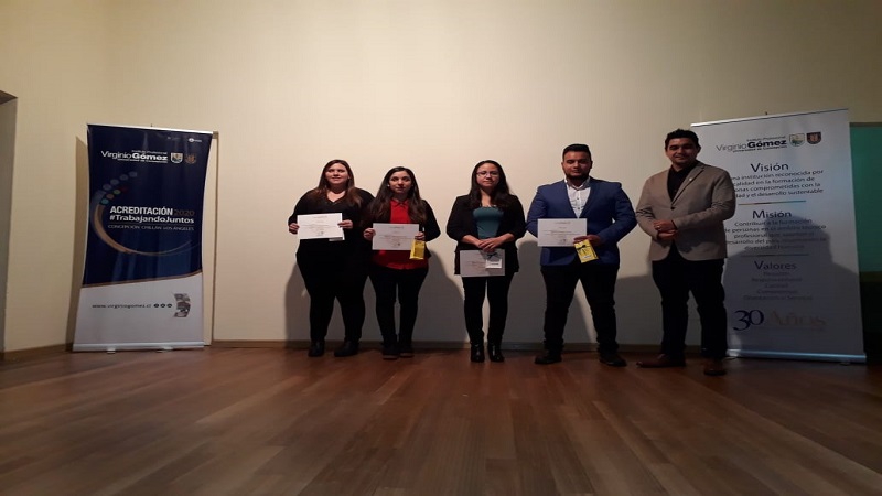 Chillán: reconocen rendimiento académico de 19 estudiantes
