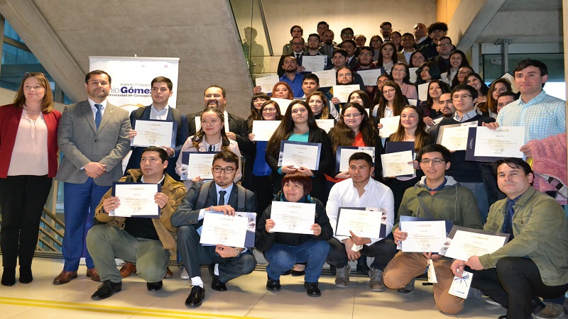 Reconocen esfuerzo y responsabilidad de estudiantes en Concepción