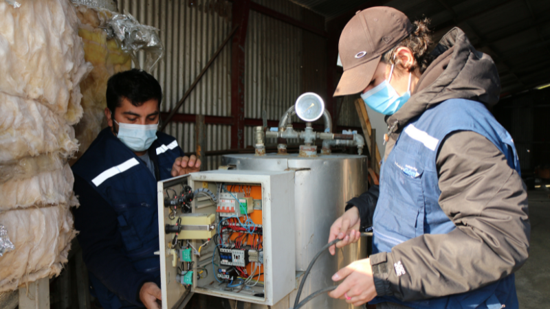 Estudiantes del Instituto Profesional Virginio Gómez trabajan en proyecto medioambiental junto a la Municipalidad de Hualpén y Essbio