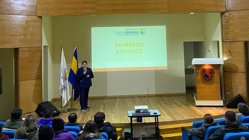 Instituto Profesional Virginio Gómez realiza Taller de Primeros Auxilios y RCP para dirigentes de la Asociación de Fútbol ANFA Chillán