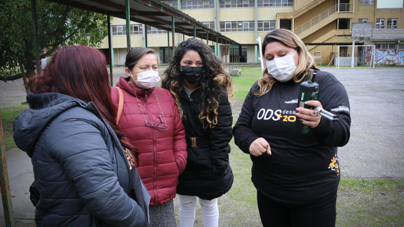 Estudiantes del IP Virginio Gómez trabajan en invernadero para el Liceo de Adultos José Manuel Balmaceda