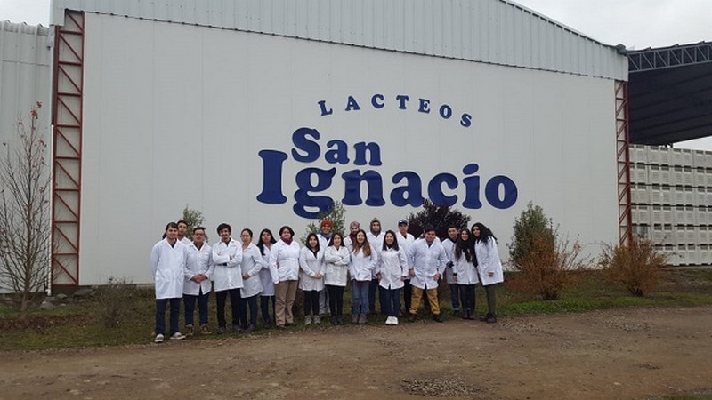 Alumnos de Técnico en Industria Alimentaria visitaron Planta de Lácteos San Ignacio