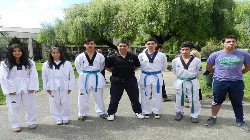 Alumnos del taller de Taekwondo realizan muestra en sede Los Ángeles