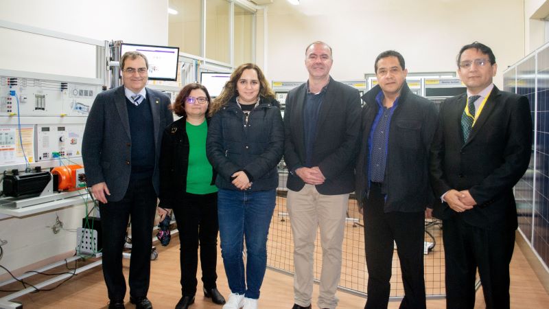 Expertos Internacionales visitaron laboratorio de energías renovables del IPVG