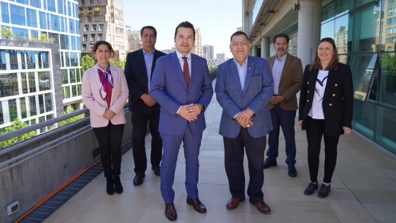 Alcalde de Coronel visita instalaciones del Instituto Profesional Virginio Gómez para avanzar en convenio de colaboración 