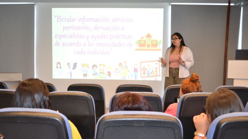 Jefa de Carrera de Psicopedagogía IPVG dictó charla sobre TEA en CEDUC UCN