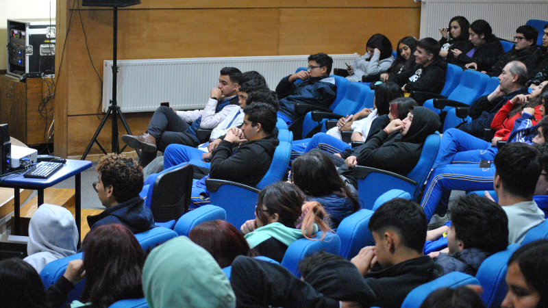 Superir de Ñuble entregó charla a estudiantes de administración en Chillán