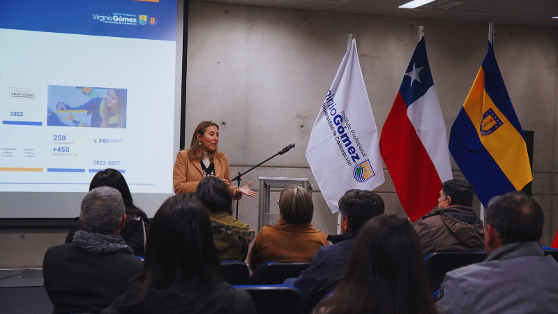 Rectora (i) del Instituto Profesional Virginio Gómez da a conocer los próximos desafíos mediante encuentros con la comunidad educativa