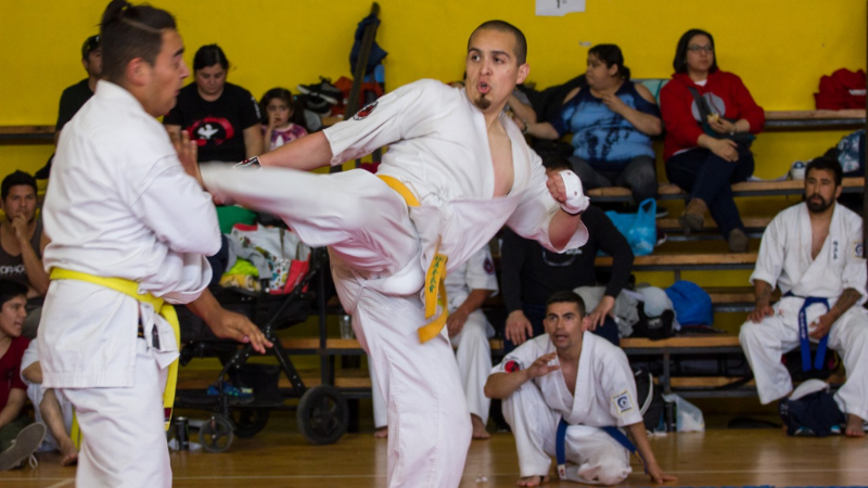 Estudiante “Sempai” obtiene Beca Talento IPVG por su trayectoria en el Karate