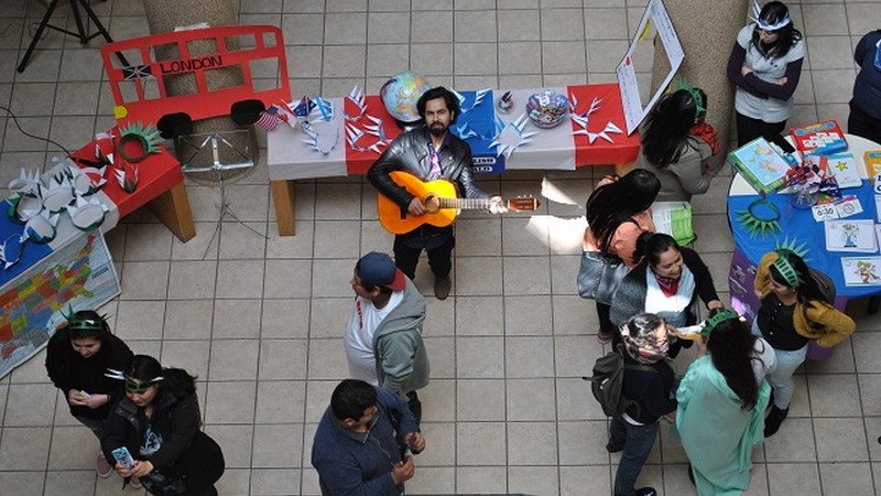Comunidad educativa de la Sede Chillán participó activamente del “English Day”