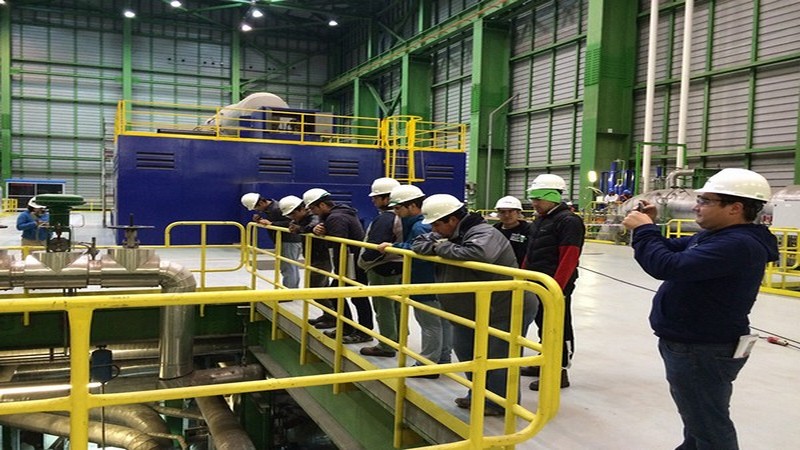 Estudiantes visitaron central termoeléctrica Santa María, en Coronel