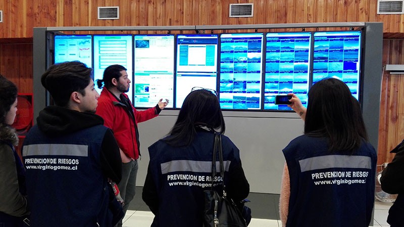Futuros prevencionistas visitaron observatorio Volcanológico en Temuco