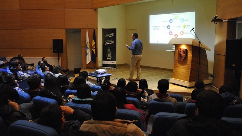 Incuba UdeC realizó Charla de Emprendimiento en Sede Chillán