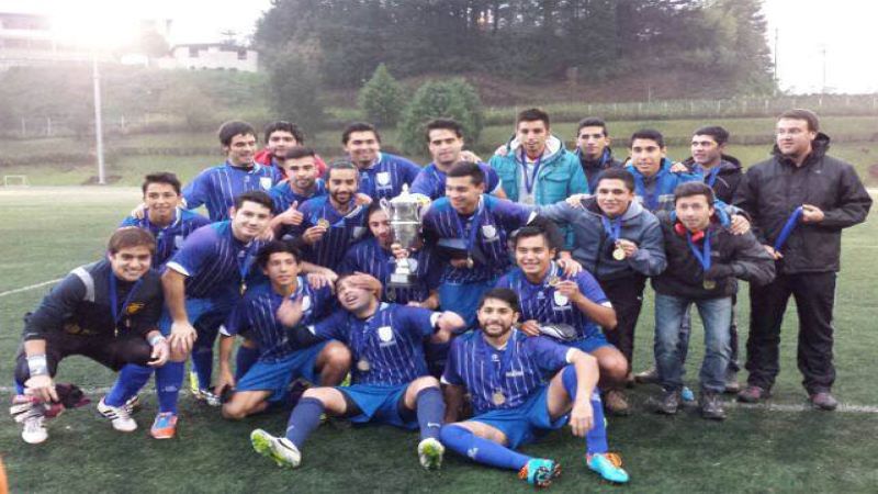 Virginio Gómez campeón invicto en torneo interfacultades UdeC; Fútbol invierno 2da división