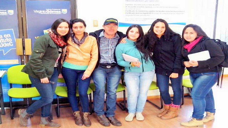 A full  campaña  Todos con Valpo  en la sede Concepción del  Virginio Gómez