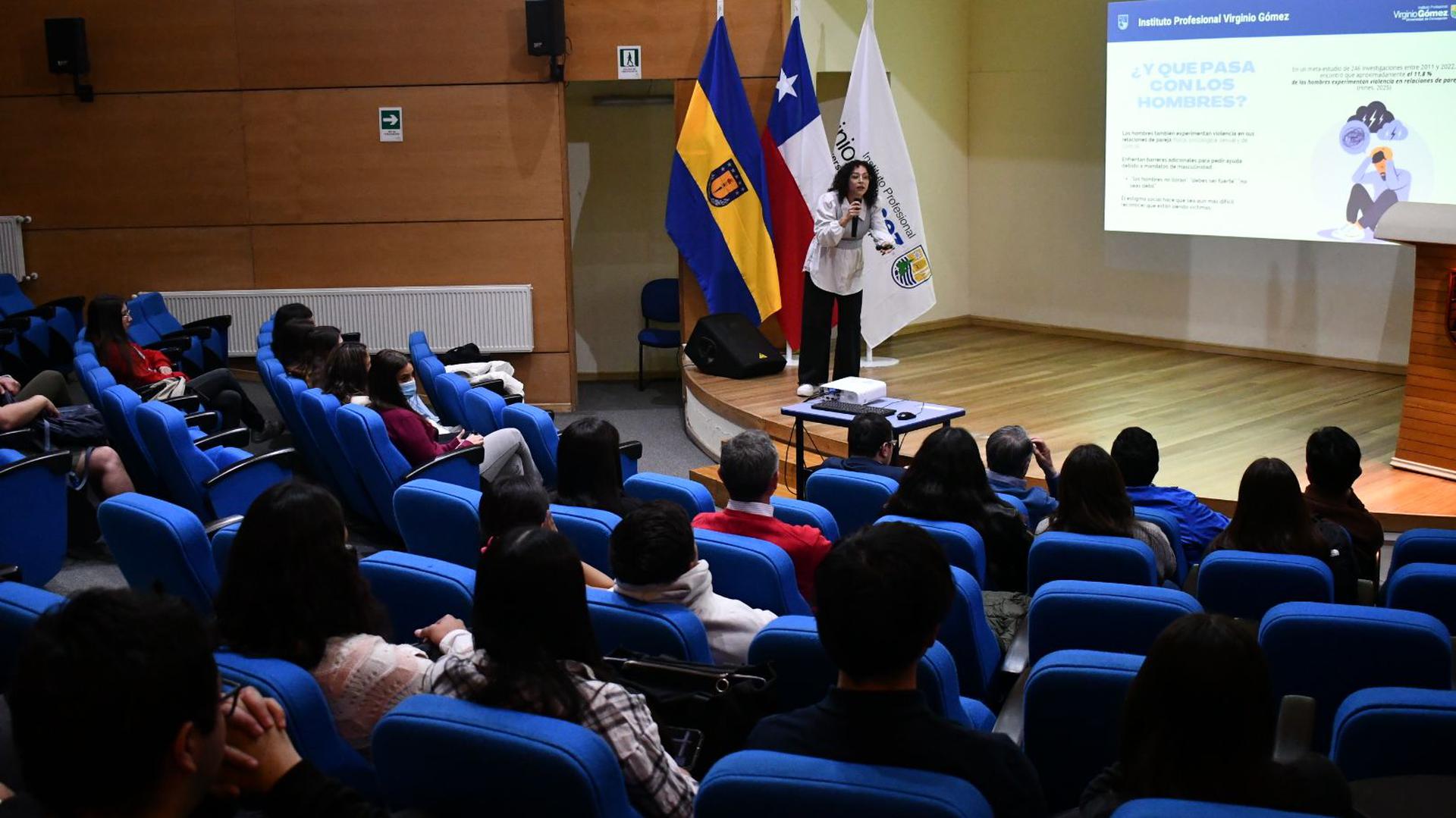 Charla sobre violencia en las relaciones de pareja convocó a estudiantes en las tres sedes del IP Virginio Gómez 