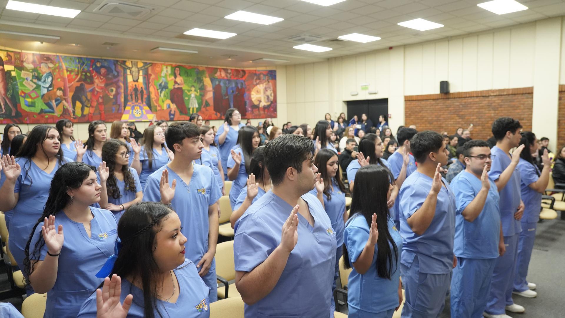 Escuela de Salud del IP Virginio Gómez realizó ceremonias de investidura en sus tres sedes