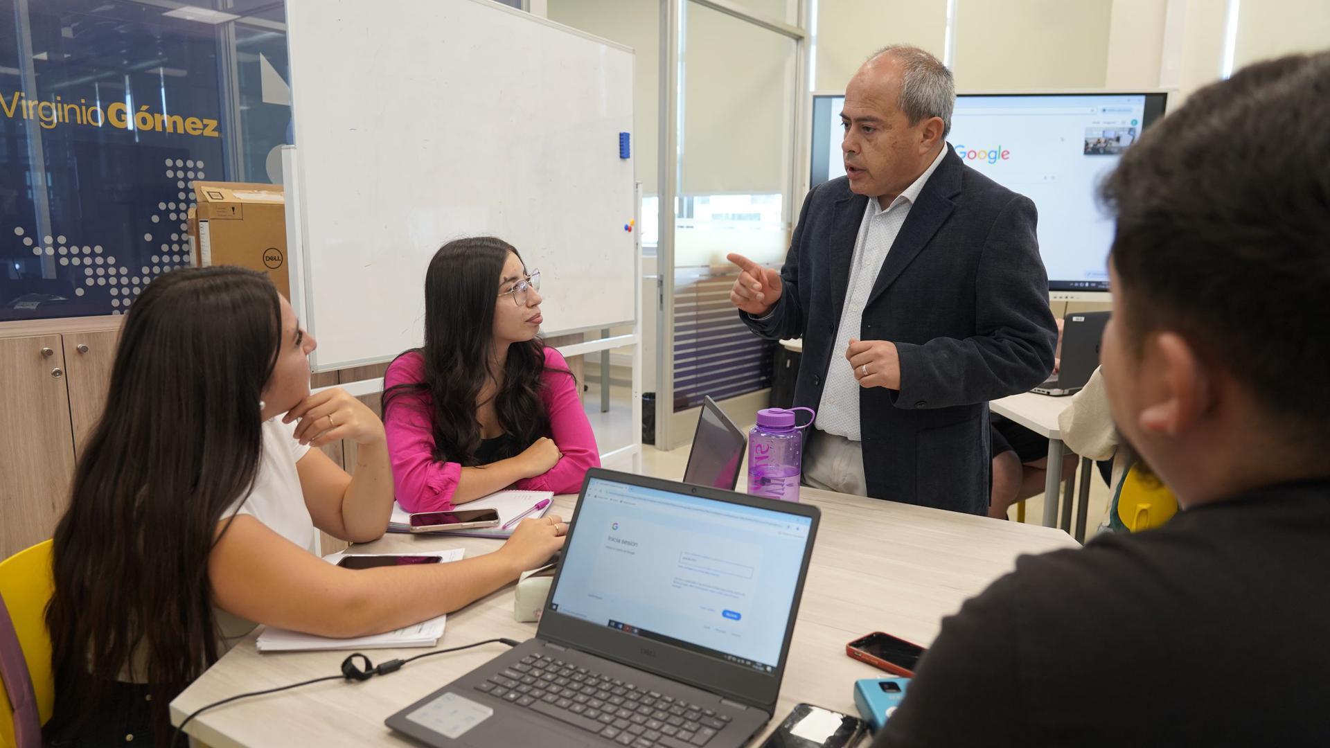 Empresa Simulada fortalece la formación práctica en Administración del Instituto Profesional Virginio Gómez